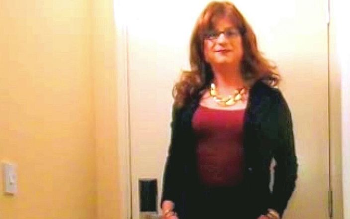 HectorChile1969: Crossdresser Fernanda Gomez připravena tančit