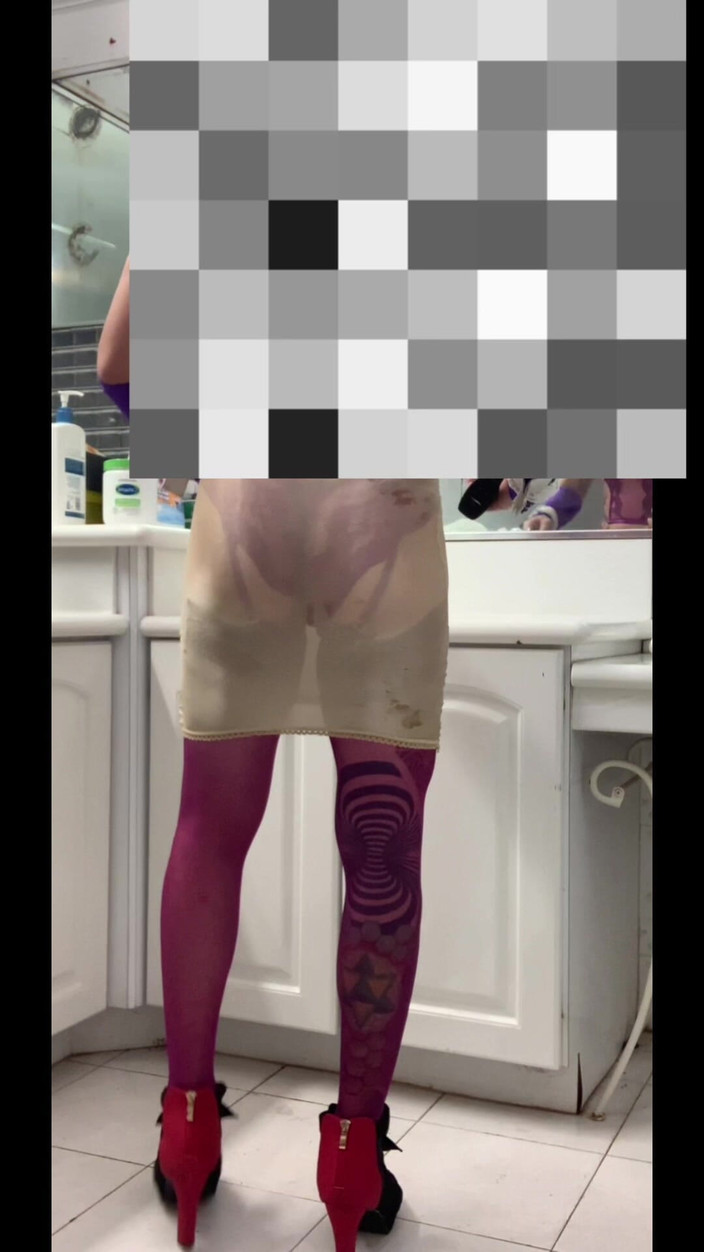 Benito414: 애널 더블 빅 딜도를 타고 섹시한 쉬멜 란제리 스타킹