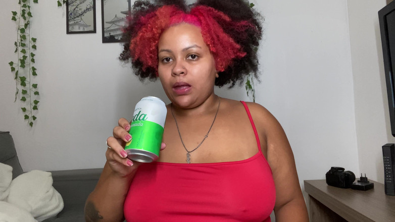 Cutiepiie Chubby: BBW Soda Burp and Fart on Tight Jeans