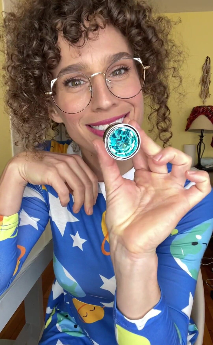 VibeWithMommy: JOI -stepdaughter Visits Stepdaddy at Work Day! She Finds Out He's...