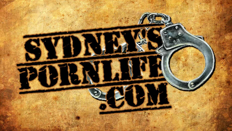 Sydneys porn life: Пікантна пишна краля з блідою дупою жорстко трахає свою мокру пизду!