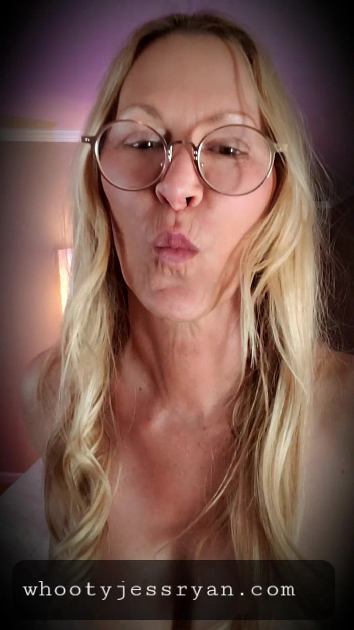 JessRyan: Camgirl Jess Ryan trêu chọc gợi cảm với khoe hàng