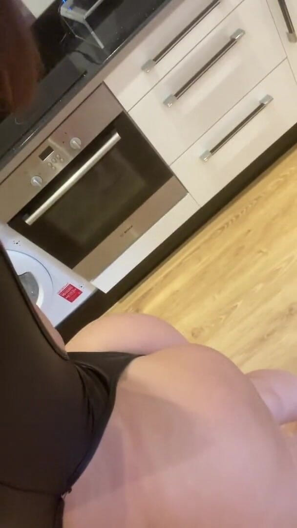 Sophie James: 秘密の美容整形手術後の私の1回目のエッチなビデオ