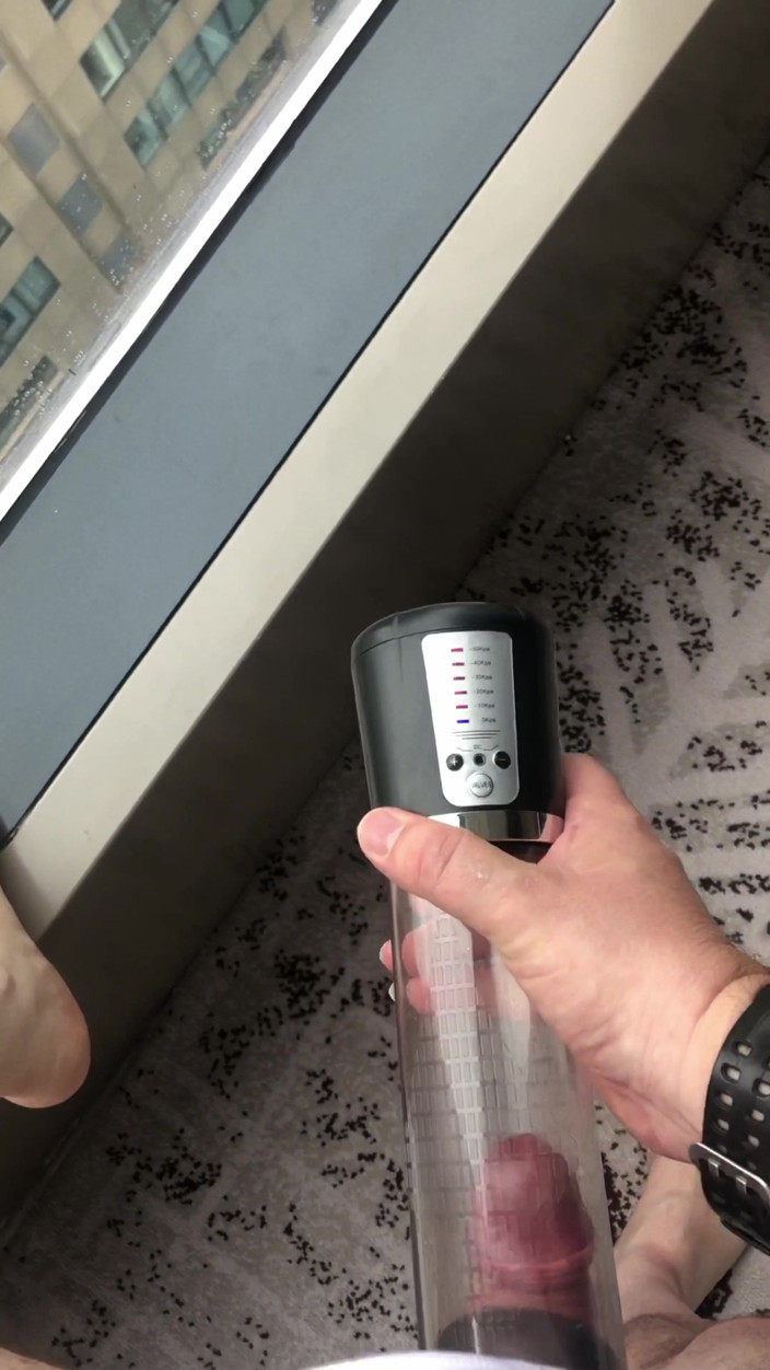uktattooedchub74: Pump Pump Pump Cum
