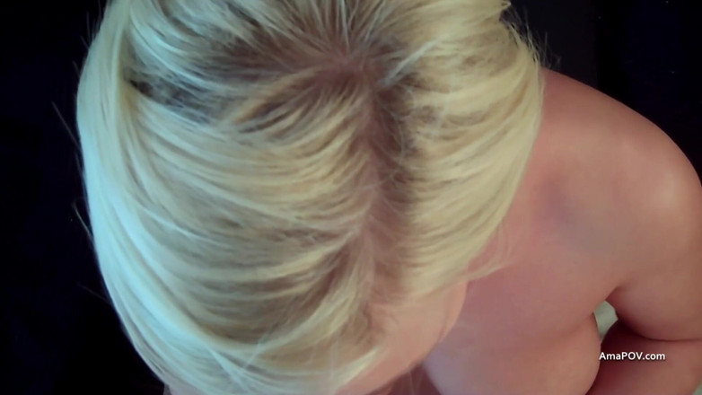 AmaPOV: Scarlet Lovatt een zware lading sperma over haar tieten geven