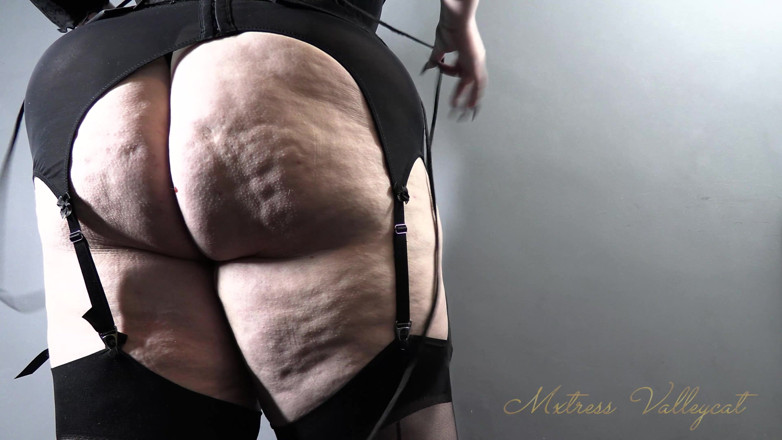 Mxtress Valleycat: Silent Stocking Tease