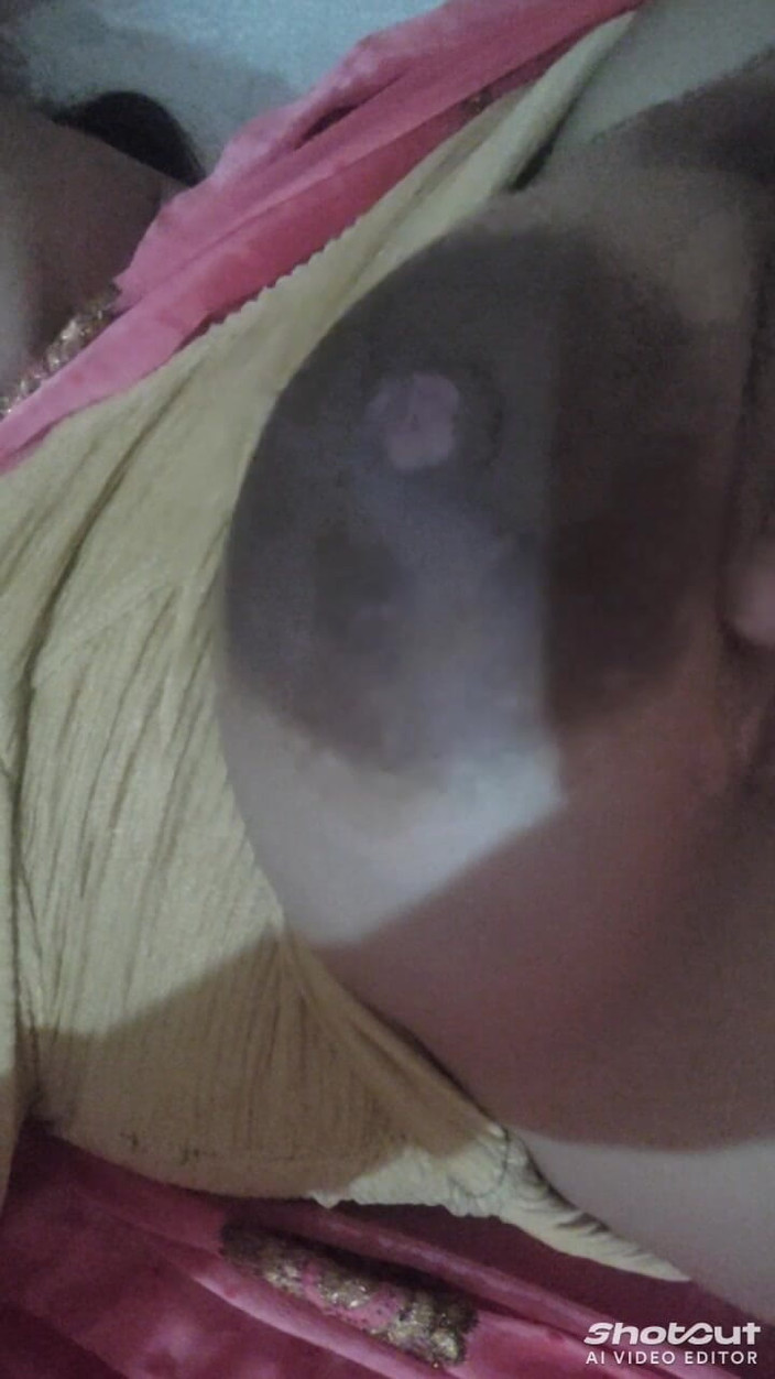 Dr_doom21: Le tette lattiginose di bhabhi ji, tette succose, tette da...