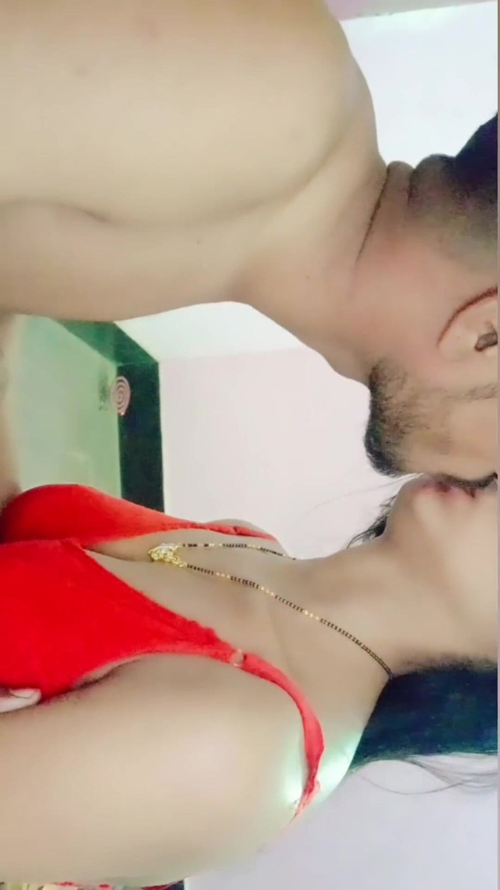 Raghav: Newely既婚女子大生Parul赤ちゃん最初のバイラルセックスビデオ