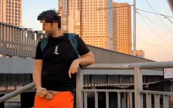 Wanker forever: Strada pubblica super calda e rischiosa di sega. Quasi beccato