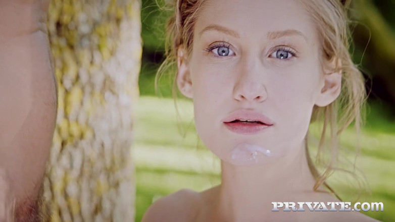 Private.com: Tiffany Tatum offre la sua piccola figa stretta per un...