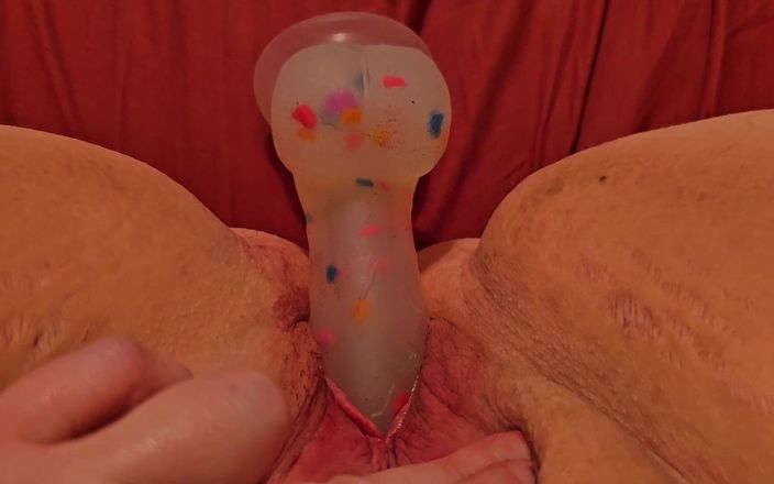 Virgie Blanca: BBW knullar tight fitta med dildo