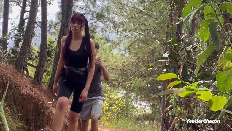 Yenifer Chacon: Venezuelan Fucked by Her Friend While Climbing the Hill
