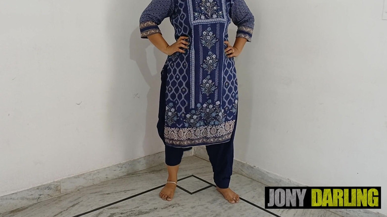 Jony Darling: Gasti, mujra indienne nue sur une chanson punjabi