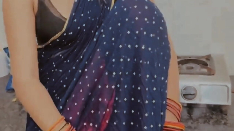 Joya Malik: Devar scopa il cazzo di Bhabhi in desi video XXX