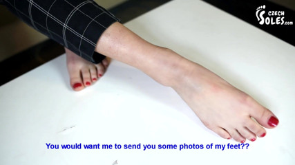 Czech Soles - foot fetish content: Wysyłanie zdjęć stóp do przyjaciela