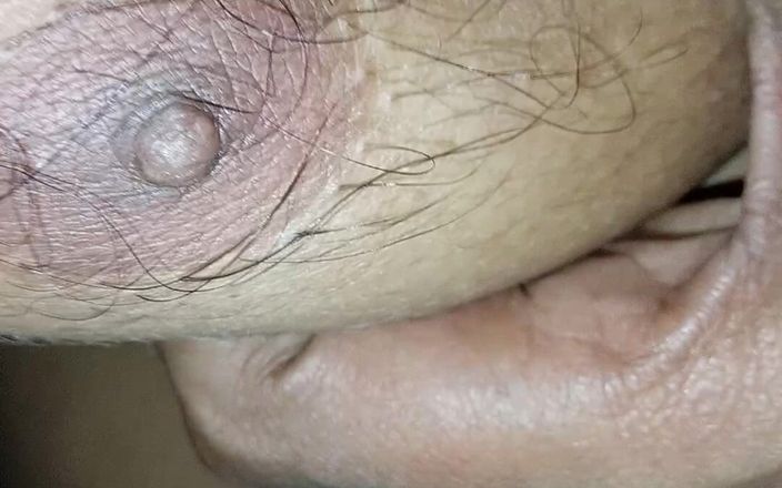 First-ever: Desi bite auto-sexe vidéo