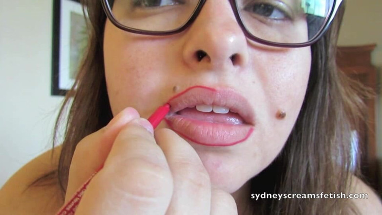 Sydney screams fetish: Je t’envoie sur du rouge à lèvres coquin