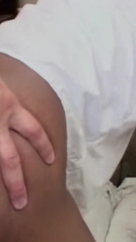 Lingua fuori orgasmo ahegao da duro divano martellante