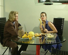 Enjoy German porn: Úžasná blonďatá kočička z Německa dostane její obličej postříkaný mrdkou