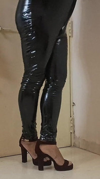 Evolve Fight Latex Doll for You Come Swallow My Cum