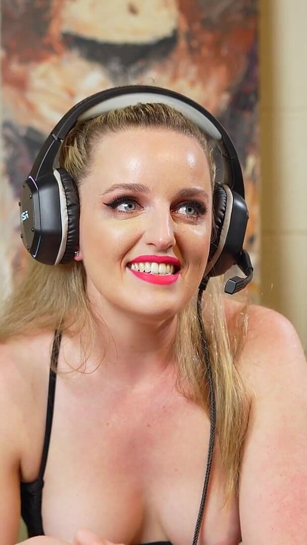 Interview Masturbating While Gaming! Featuring Charlie Forde (CharlieForde)