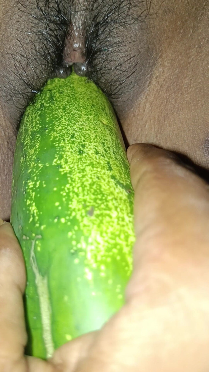 Priya pari: Menjolok pepek basah