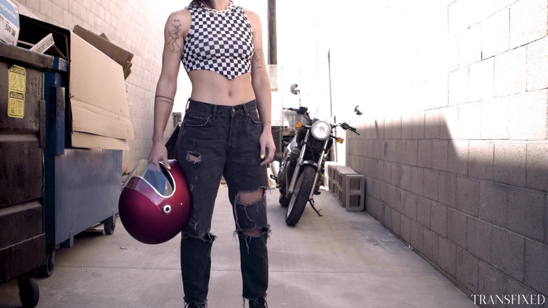 Transfixed ADULTTIME: Transfixed - ट्रांस कैबरे बॉस Brooklyn Gray नए गायक ariel Demure को चोदने का विरोध नहीं कर सकती