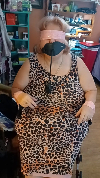 BBW nurse Vicki adventures with friends: Podgląd mojego najnowszego gaged wiązanego