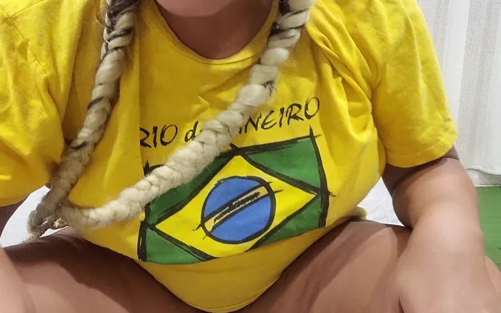 Paty Bumbum: Fucking Hairy Pussy with Dildo
