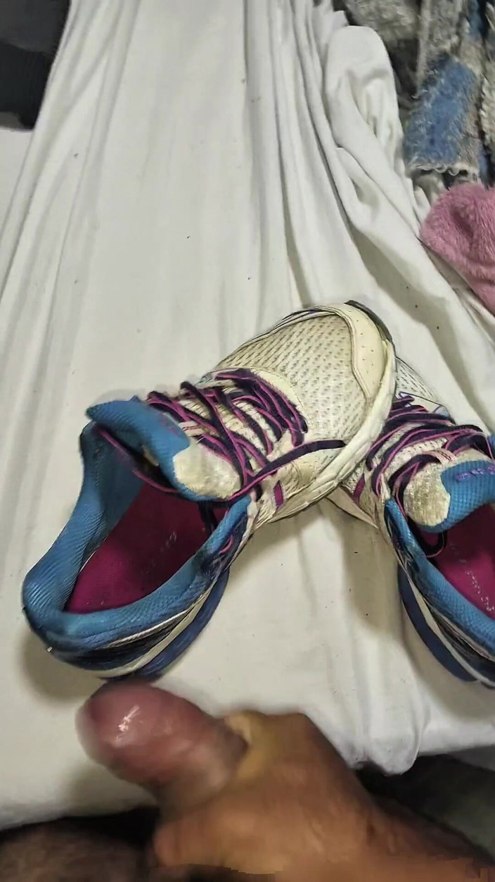 Sneakerfetish_BR: Asics scopa e sborra dentro