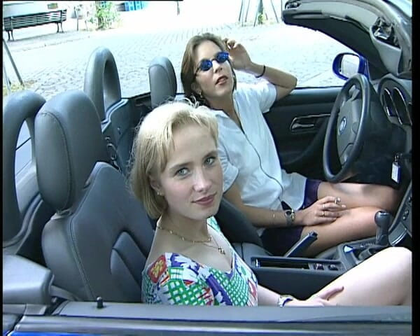 YOUR FIRST PORN: Zwei geile lesbische muschis - dua memek lesbian yang lagi sange...