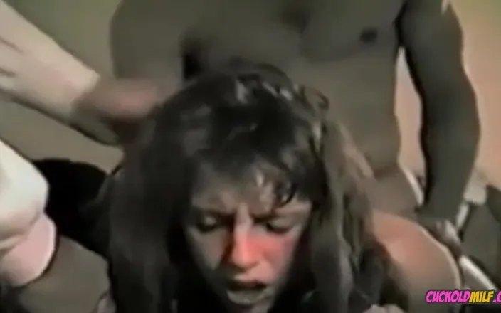 Cuckold MILF: Cuckolds Wife Sucking on Huge BBC