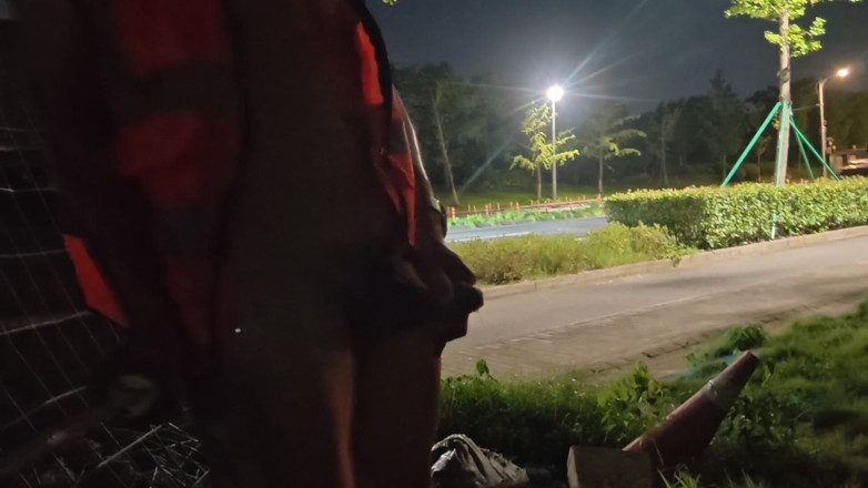 ChineseBisexual: Naked Patrols at Construction Sites, Leaving Sperm Beside Busy Public...