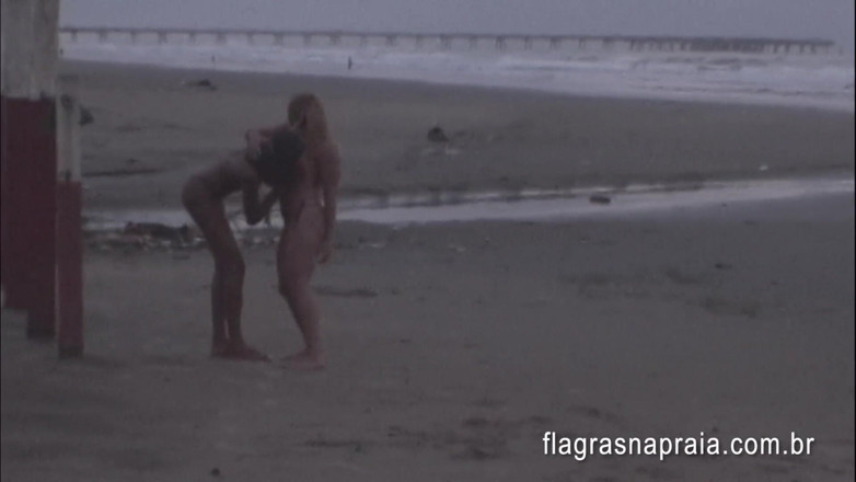 Amateurs videos: La primera vez de mi esposa con otra mujer en...