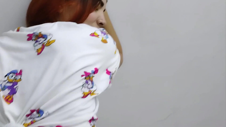 Evanyelyn: Mi nascondi nell'armadio di mio cognato per scoparlo prima di...