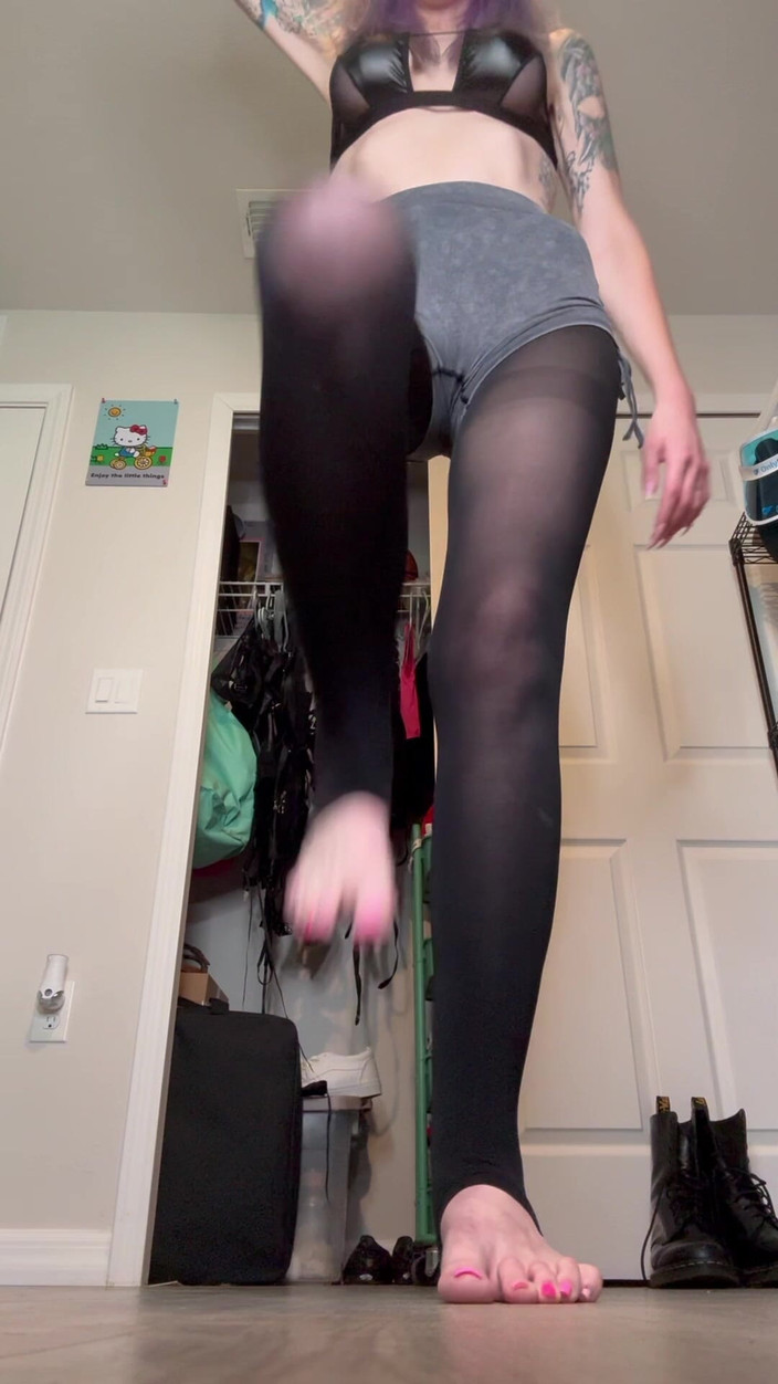 Peppermint Giantess: Stomping Hard bosa w strzemionach Rozmiar 16 stóp