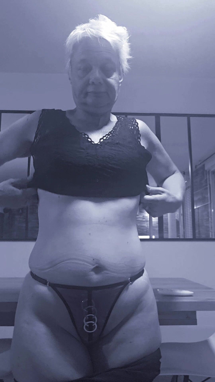 Sofy13: Want a Good Cock on My Worktop