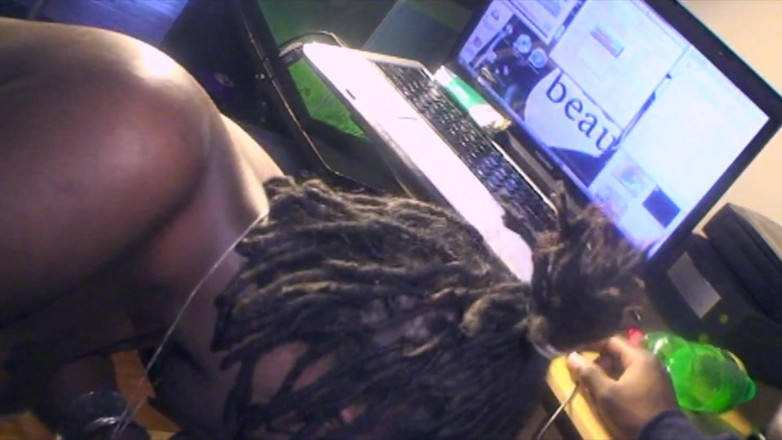 Super Hot Films: 高清- 真正的罩子荡妇被两个大黑鸡巴双联手