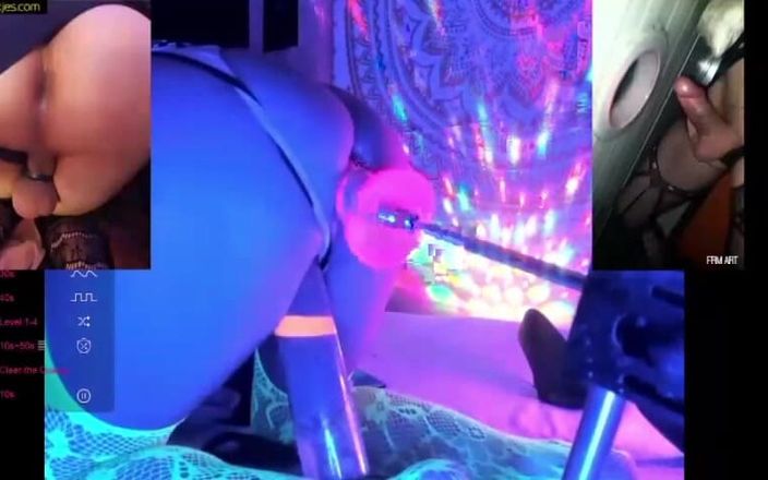 Shana swarofski: Pertunjukan webcam shana swarofski lagi asik seks anal sama mesin...