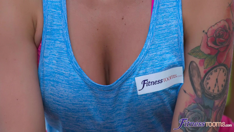 Fitness Rooms: Phòng tập thể dục - Buổi tập liếm mồ hôi mông...