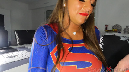 Nylon Xtreme: POV Mila Smart je supergirl a šukání