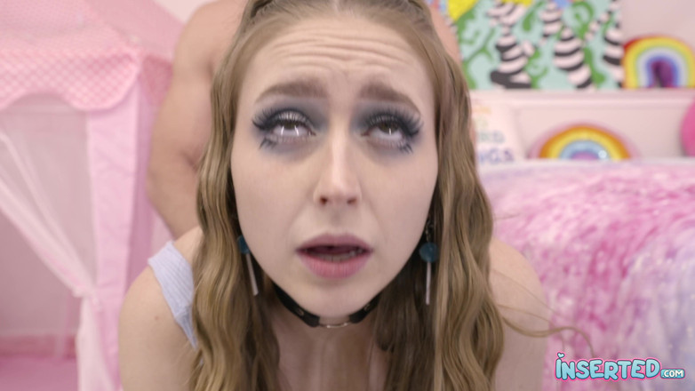 Inserted: Vložená Laney Grey má mokrou malou krabičku