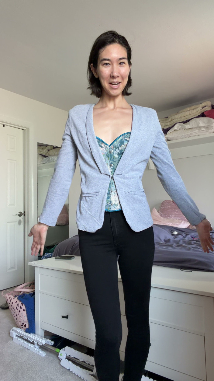 Ms_Emmy_Lynn: Sexy Juror Outfit