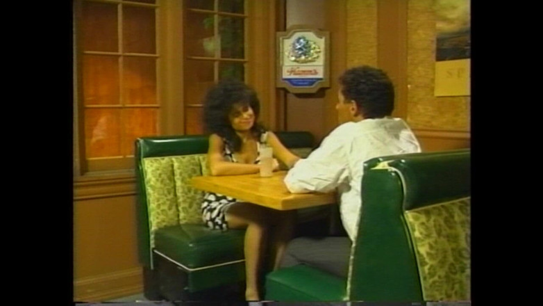 Vintage megastore: 하드코어 자지로 친구가 식탁에서 섹스하는 것을 즐기는 그녀