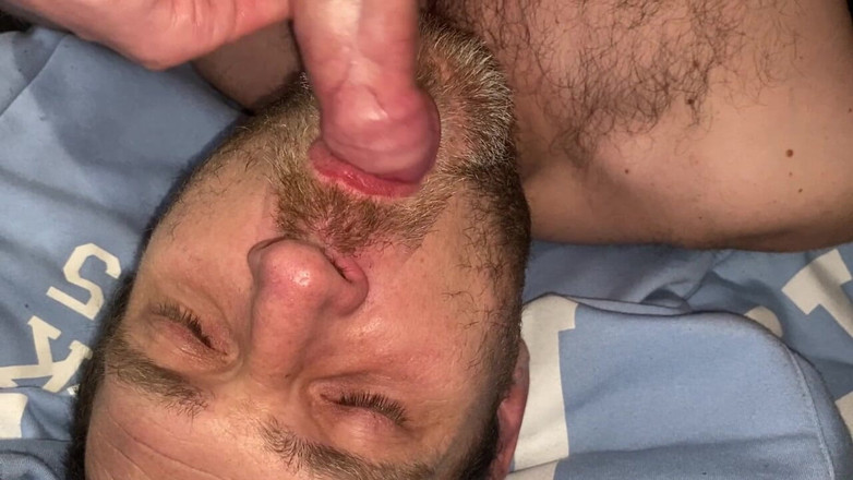 MaxHotty: Трахання пальцями, трах і камшот на обличчя з гарячим волохатим татом