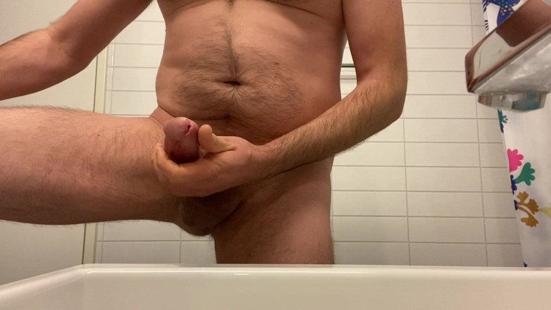 Beardedcummer: 털이 무성한 곰의 뻑가는 사정