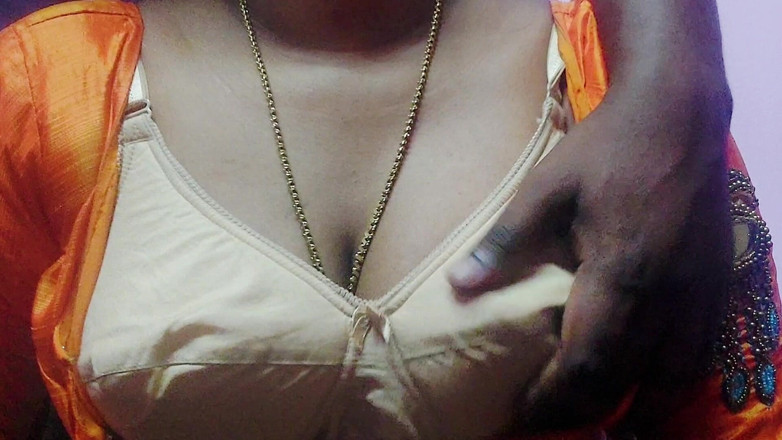 Desi Mohini: Super sexy hermanastra caliente conmigo