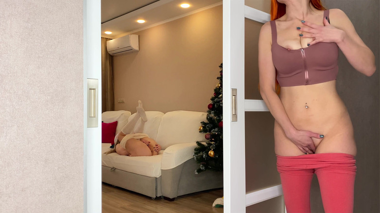 CumInMyMouthBaby: Stepmom Masturbates Together with Stepdaughter While Watching Her on New...