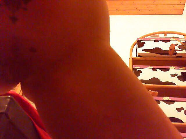 Nicoletta Embassi: Niềm vui hậu môn với 3 dương vật giả