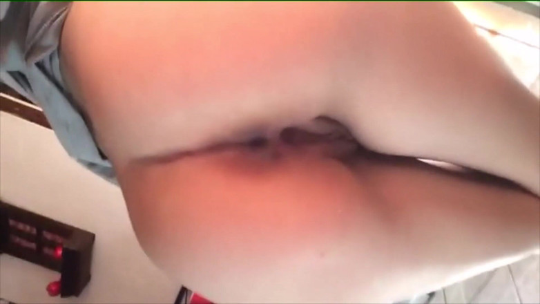 Adorable Teen: 내 젖은 보지와 쪼이는 엉덩이를 즐기다